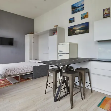 Apartman Cozy Studio With Lake View In *